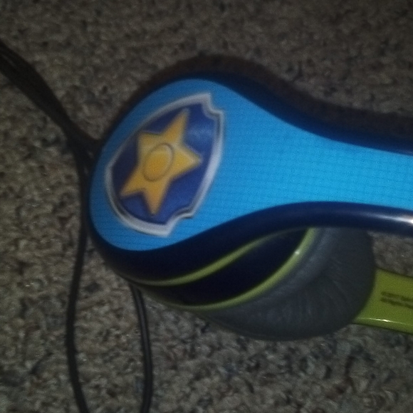 Head Phones - Picture 2 of 3